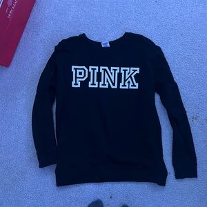 I’m selling a Pink brand sweatshirt, it’s black and white, size small